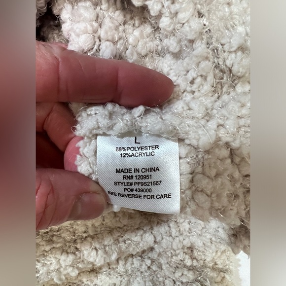 PINK ROSE Beige boucle cowl neck sweater size L. - Picture 10 of 13